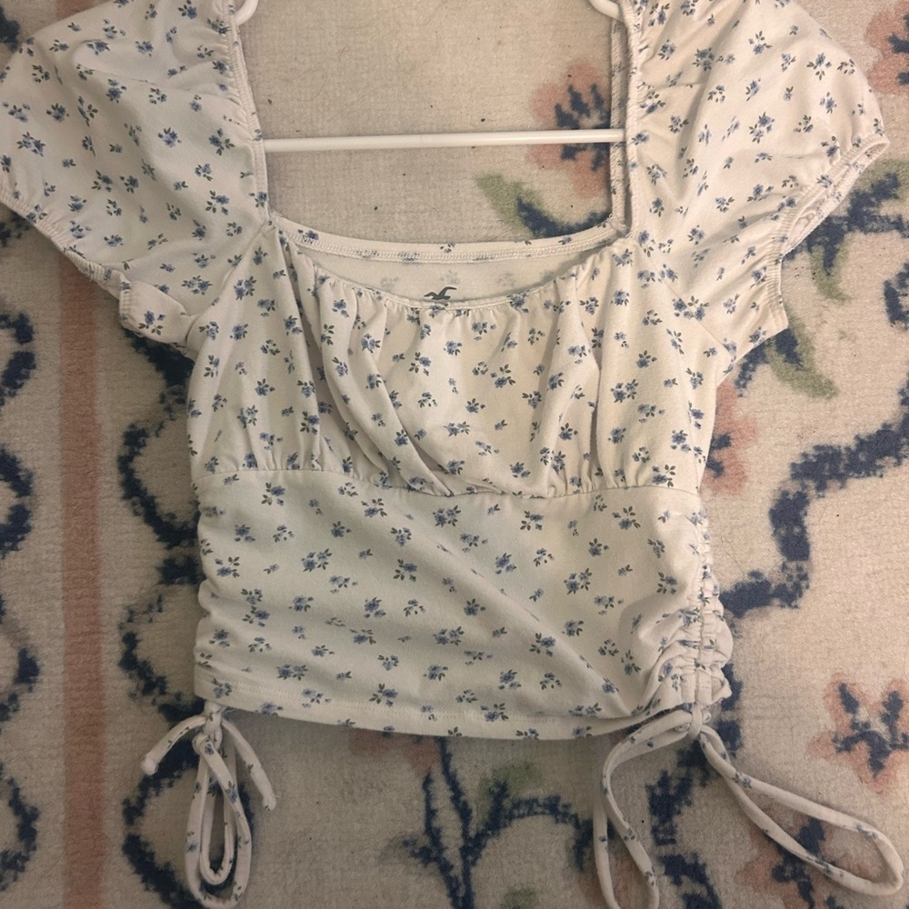 Hollister Blue Floral Puff Sleeve Blouse